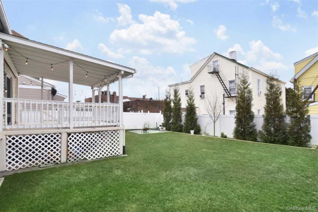 16 Badeau Place, New Rochelle, NY 10801 - Photo 21 of 27