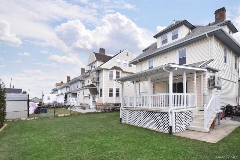 16 Badeau Place, New Rochelle, NY 10801 - Photo 23 of 27