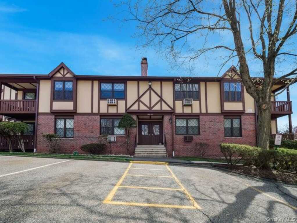 391 Sierra Vista Lane, Valley Cottage, NY 10989