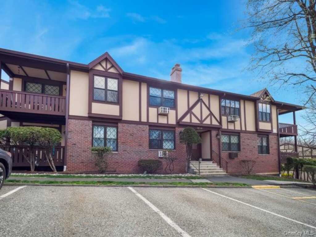 391 Sierra Vista Lane, Valley Cottage, NY 10989 - Photo 2 of 30