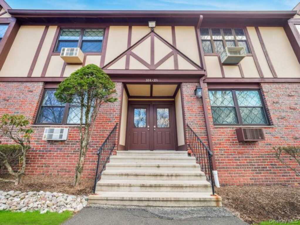 391 Sierra Vista Lane, Valley Cottage, NY 10989 - Photo 3 of 30