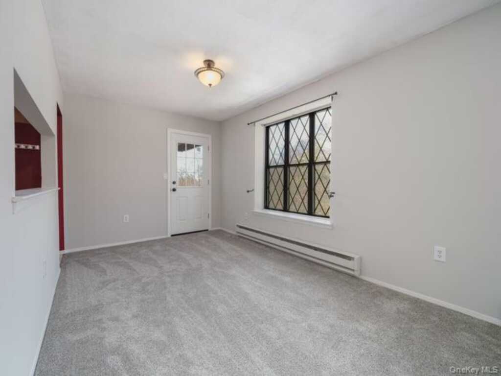 391 Sierra Vista Lane, Valley Cottage, NY 10989 - Photo 8 of 30