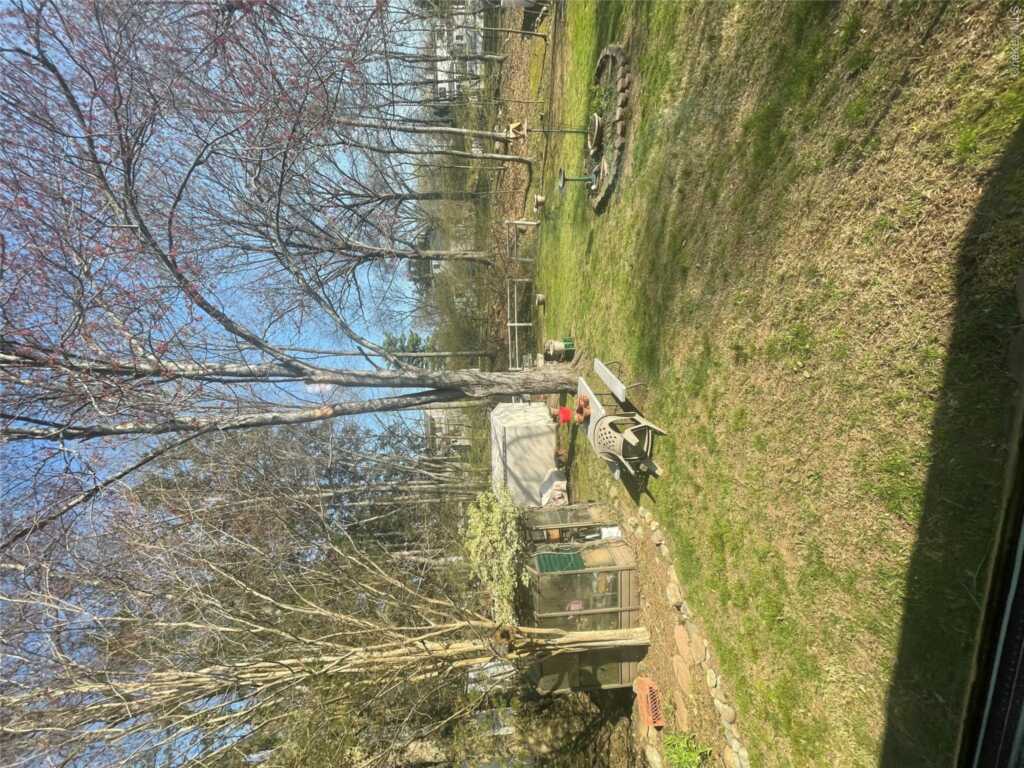 315 Manor Boulevard, Pearl River, NY 10965 - Photo 17 of 33