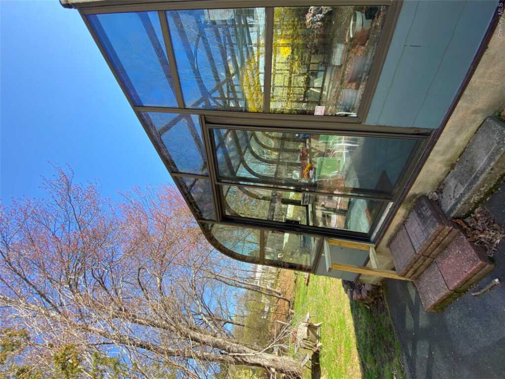 315 Manor Boulevard, Pearl River, NY 10965 - Photo 21 of 33