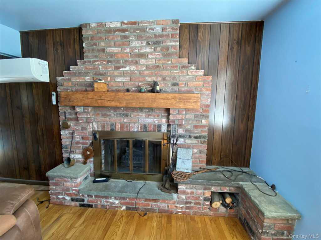 315 Manor Boulevard, Pearl River, NY 10965 - Photo 5 of 33