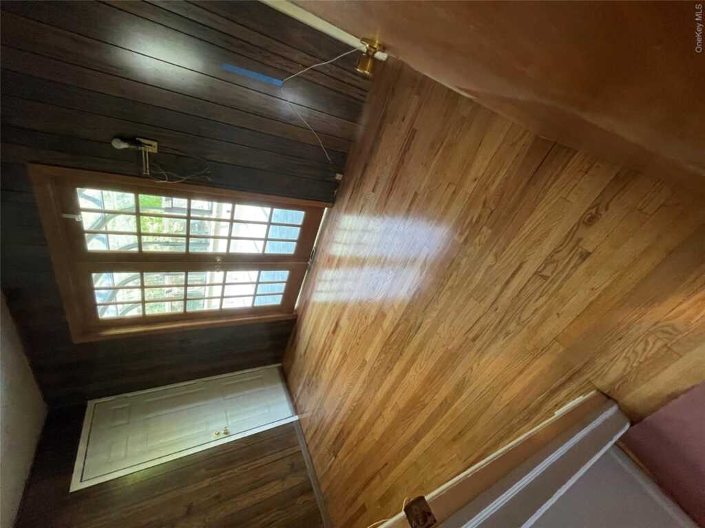 315 Manor Boulevard, Pearl River, NY 10965 - Photo 6 of 33