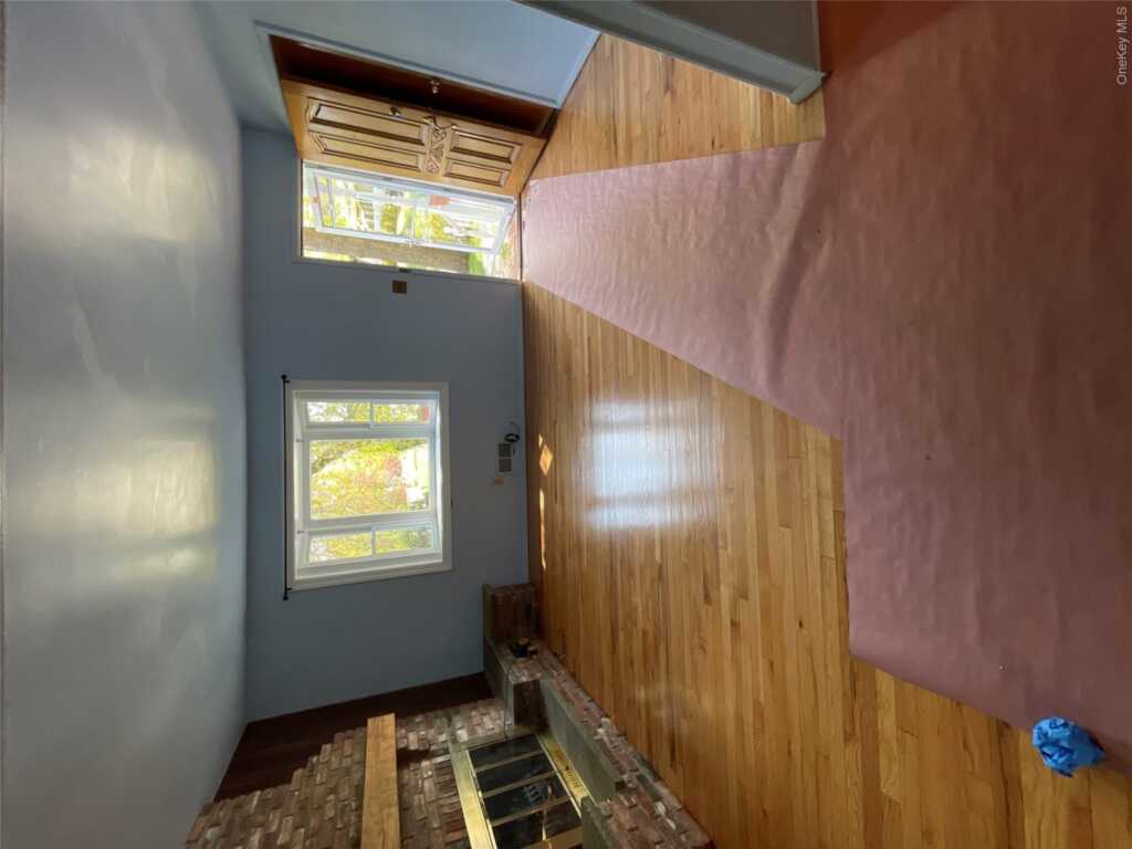 315 Manor Boulevard, Pearl River, NY 10965 - Photo 7 of 33