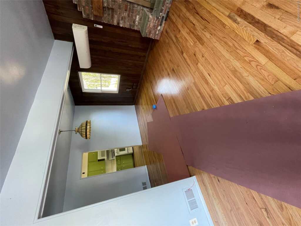 315 Manor Boulevard, Pearl River, NY 10965 - Photo 8 of 33