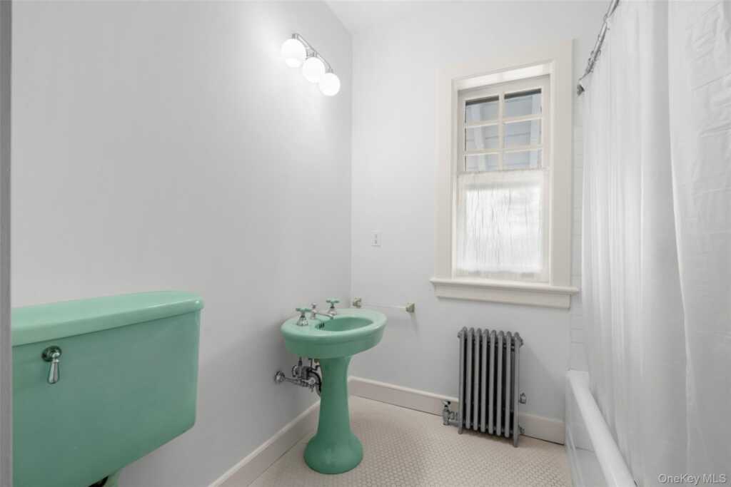 9 Forest Place, New Rochelle, NY 10804 - Photo 28 of 47