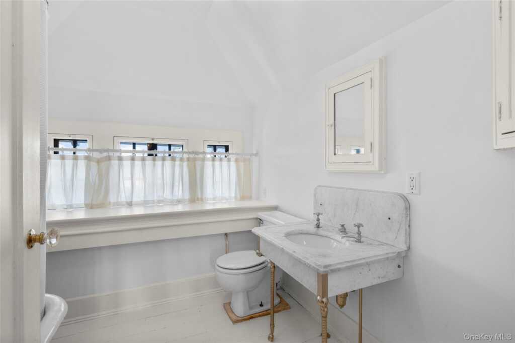 9 Forest Place, New Rochelle, NY 10804 - Photo 31 of 47