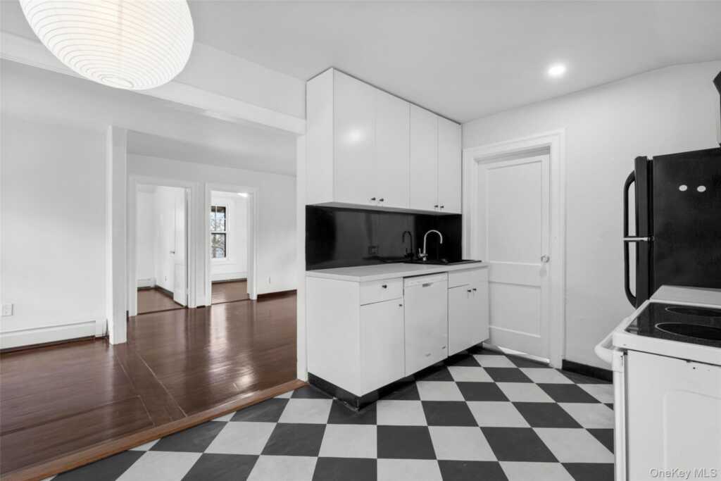 9 Forest Place, New Rochelle, NY 10804 - Photo 34 of 47