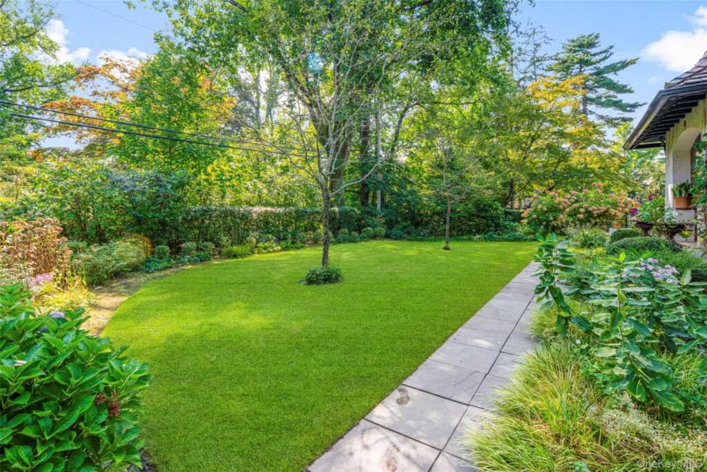 9 Forest Place, New Rochelle, NY 10804 - Photo 37 of 47