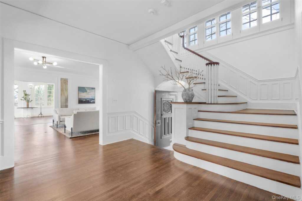 9 Forest Place, New Rochelle, NY 10804 - Photo 4 of 47