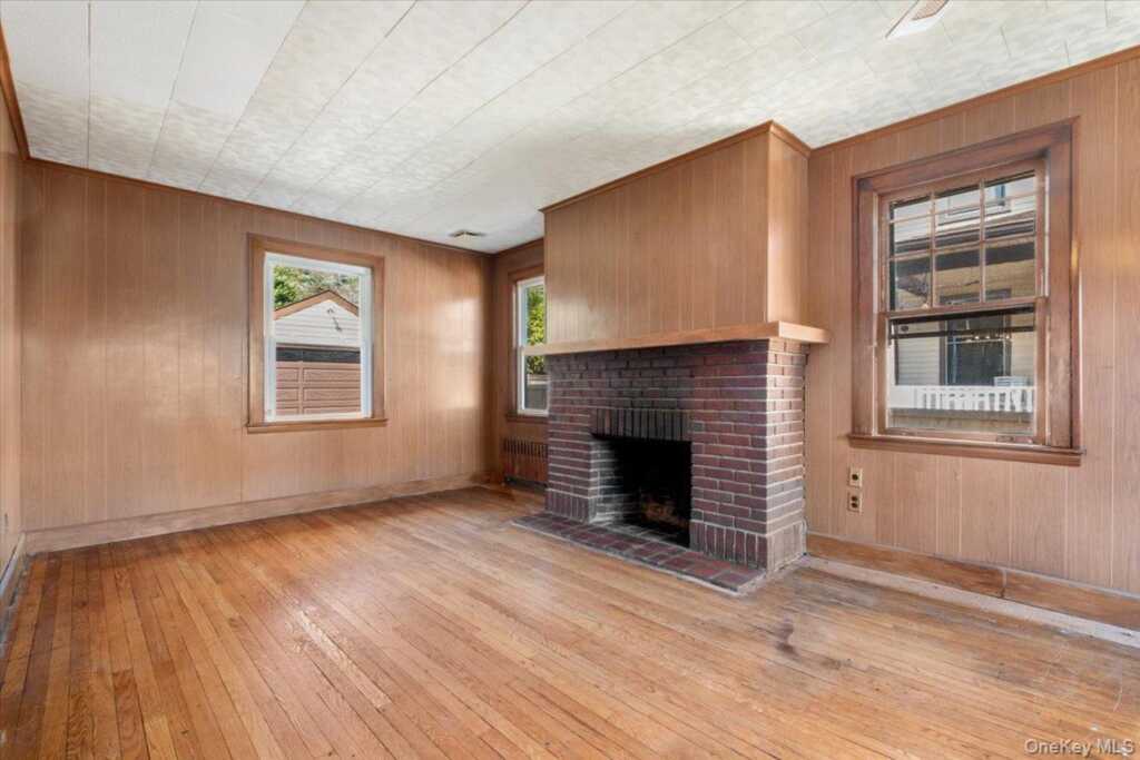 18 Faneuil Place, New Rochelle, NY 10801 - Photo 7 of 40