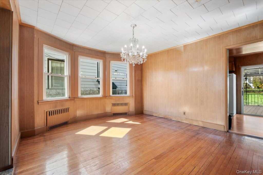 18 Faneuil Place, New Rochelle, NY 10801 - Photo 9 of 40