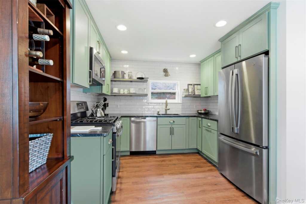 331 Hudson Terrace, Piermont, NY 10968 - Photo 6 of 31