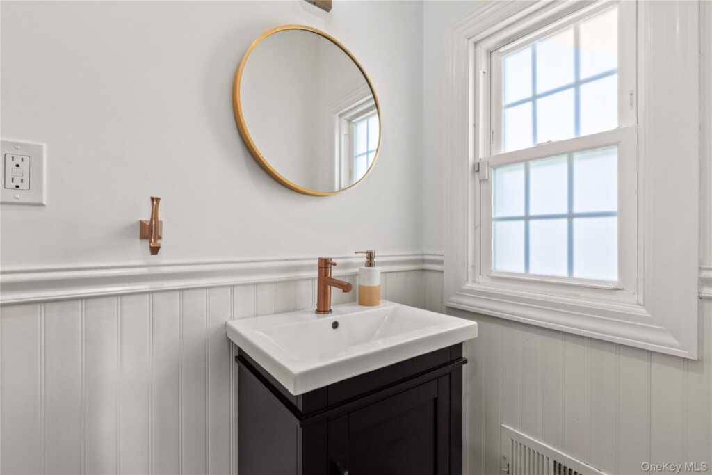 947 Shore Acres Drive, Rye, NY 10543 - Photo 18 of 44