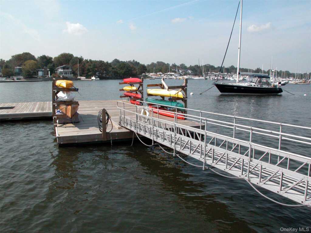 947 Shore Acres Drive, Rye, NY 10543 - Photo 40 of 44