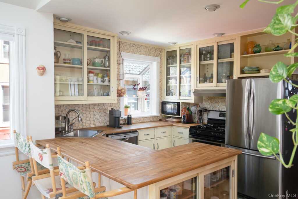 52 Jefferson Street, Nyack, NY 10960 - Photo 8 of 29