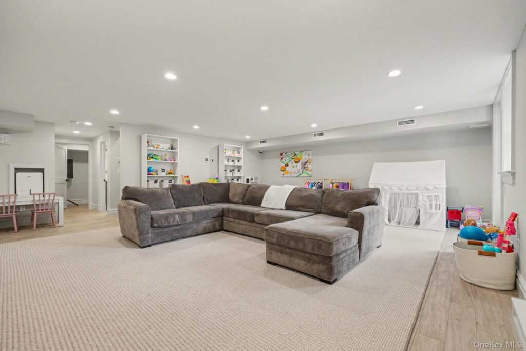 30 Wainwright Street, Rye, NY 10580 - Photo 27 of 37