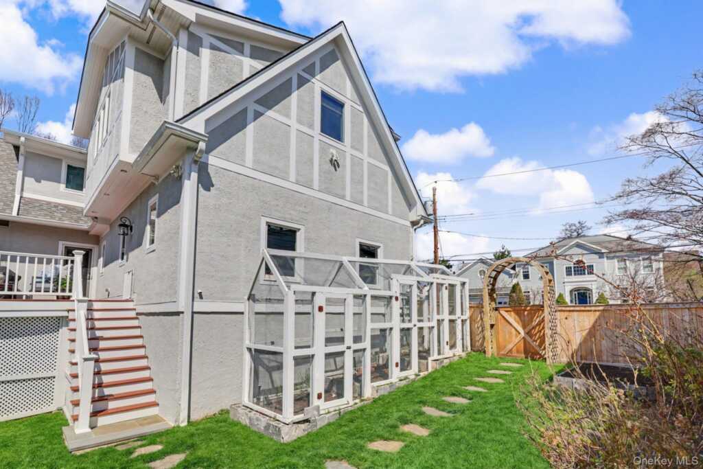 30 Wainwright Street, Rye, NY 10580 - Photo 32 of 37