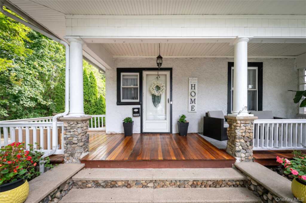 737 Bradley Street, Rye, NY 10543 - Photo 3 of 34