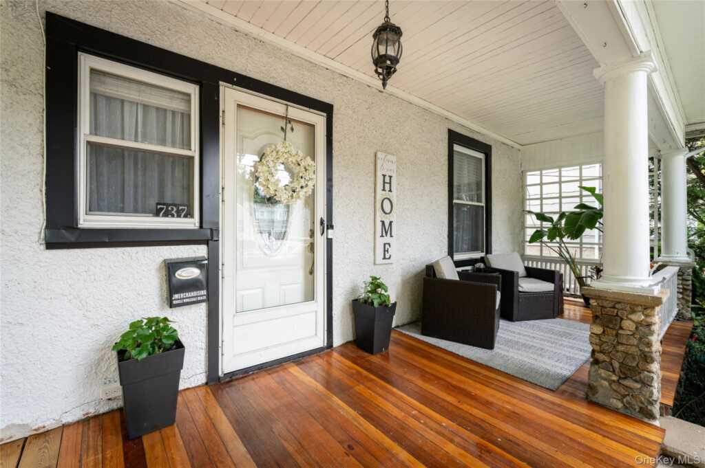 737 Bradley Street, Rye, NY 10543 - Photo 4 of 34