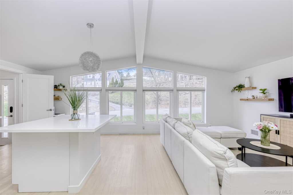 16 S Lexow Avenue, Nanuet, NY 10954 - Photo 10 of 21