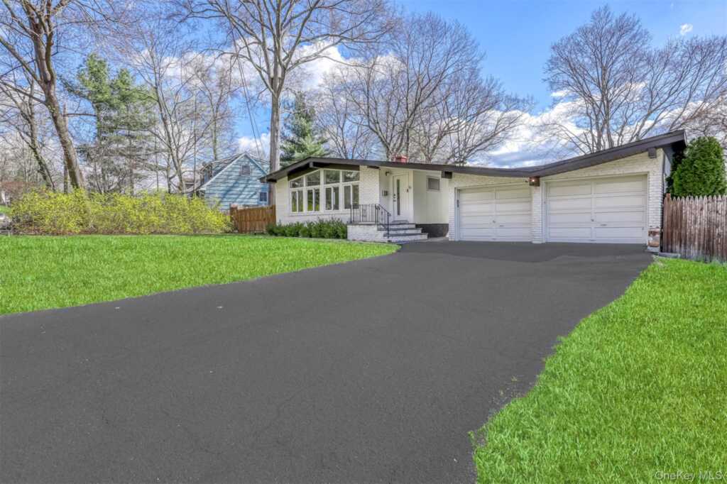 16 S Lexow Avenue, Nanuet, NY 10954 - Photo 2 of 21