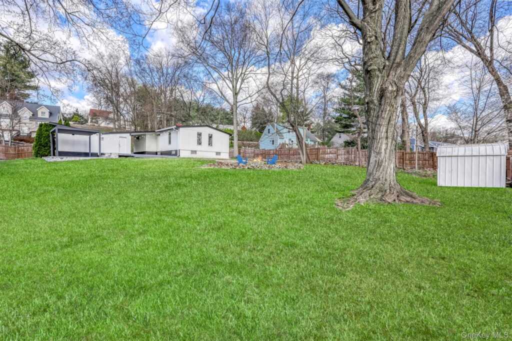 16 S Lexow Avenue, Nanuet, NY 10954 - Photo 4 of 21