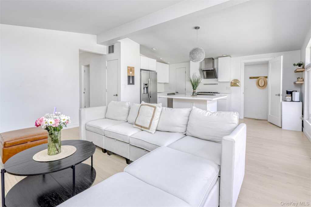 16 S Lexow Avenue, Nanuet, NY 10954 - Photo 8 of 21