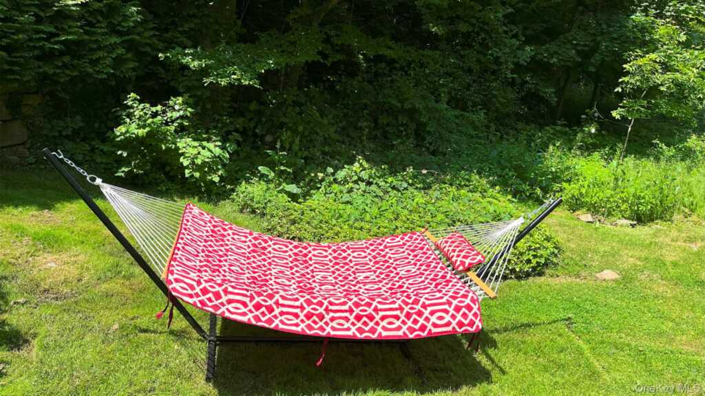 8 Holly Lane, Rye, NY 10580 - Photo 21 of 27