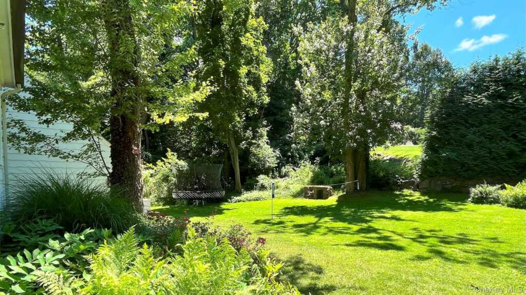 8 Holly Lane, Rye, NY 10580 - Photo 23 of 27