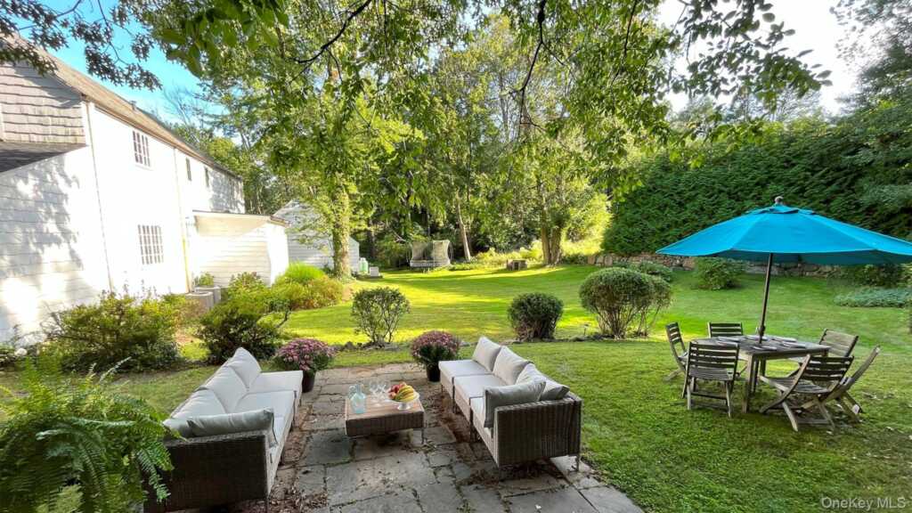 8 Holly Lane, Rye, NY 10580 - Photo 24 of 27