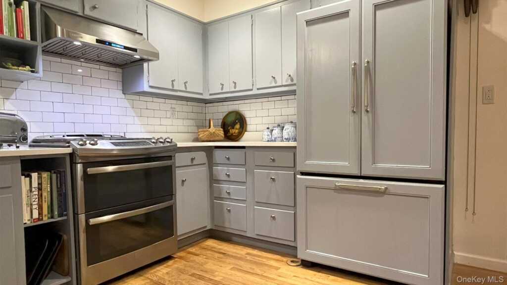 8 Holly Lane, Rye, NY 10580 - Photo 4 of 27