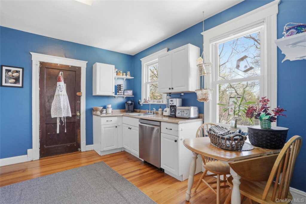 148 Clinton Avenue, Nyack, NY 10960 - Photo 3 of 30