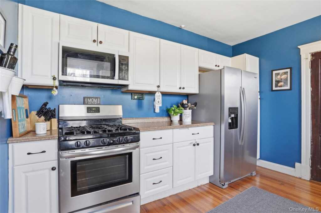 148 Clinton Avenue, Nyack, NY 10960 - Photo 4 of 30