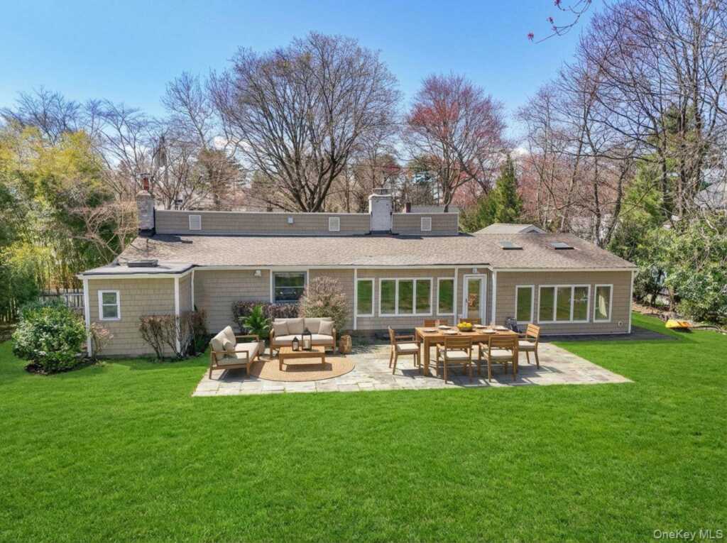 17 Old Orchard Road, Rye, NY 10573 - Photo 2 of 20