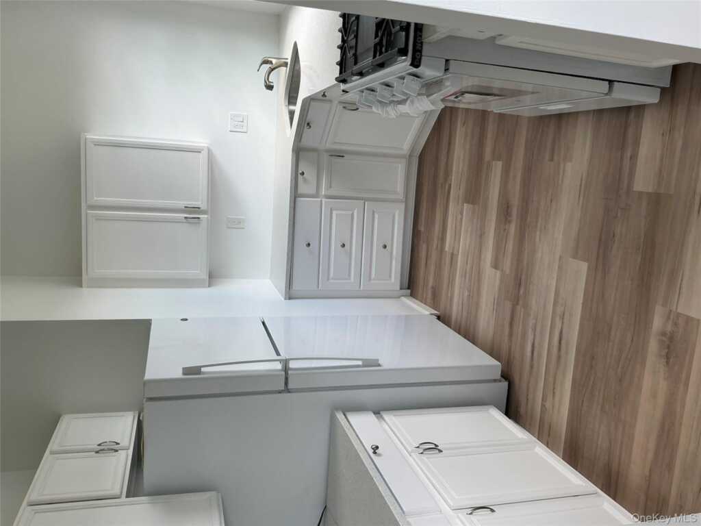 63 Pipetown Hill Road, Nanuet, NY 10954 - Photo 10 of 14