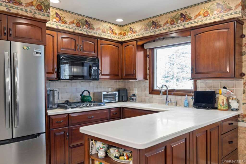 651 Andover Road, Valley Cottage, NY 10989 - Photo 25 of 47