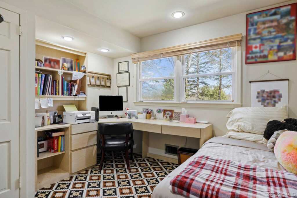 651 Andover Road, Valley Cottage, NY 10989 - Photo 30 of 47