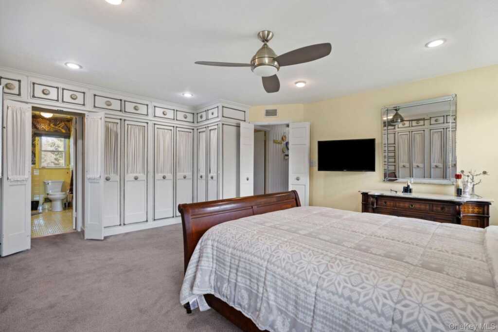 651 Andover Road, Valley Cottage, NY 10989 - Photo 34 of 47