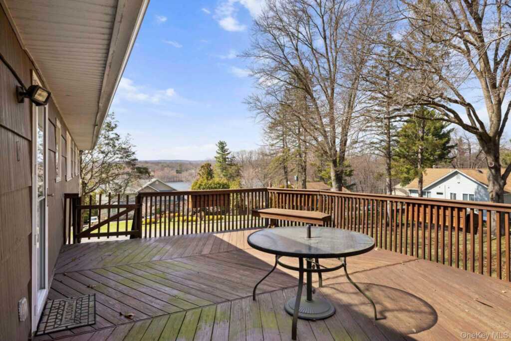 651 Andover Road, Valley Cottage, NY 10989 - Photo 45 of 47