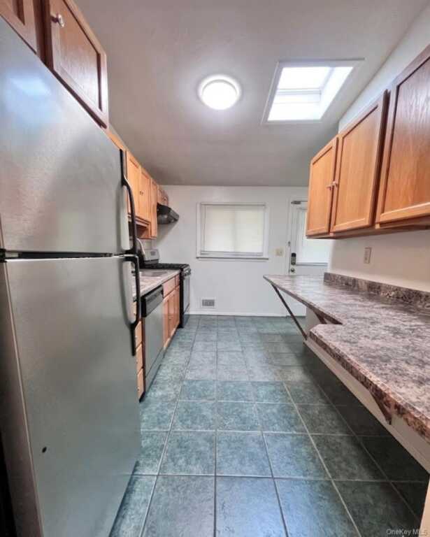 51 N Pascack Road, Nanuet, NY 10954 - Photo 6 of 23