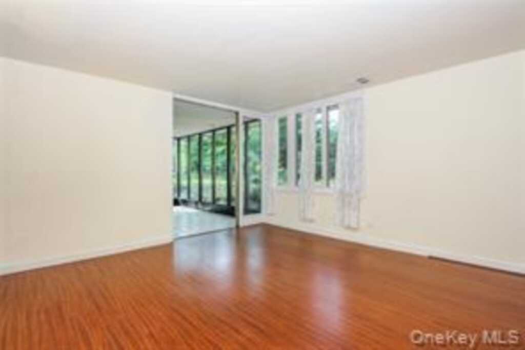 112 Kingsbury Road, New Rochelle, NY 10804 - Photo 11 of 18