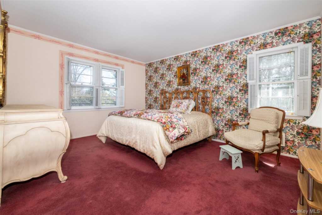 285 Stuart Drive, New Rochelle, NY 10804 - Photo 13 of 37