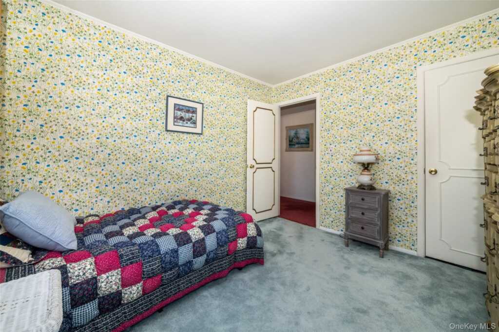 285 Stuart Drive, New Rochelle, NY 10804 - Photo 20 of 37