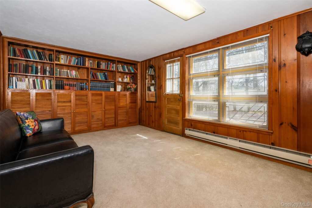 285 Stuart Drive, New Rochelle, NY 10804 - Photo 23 of 37