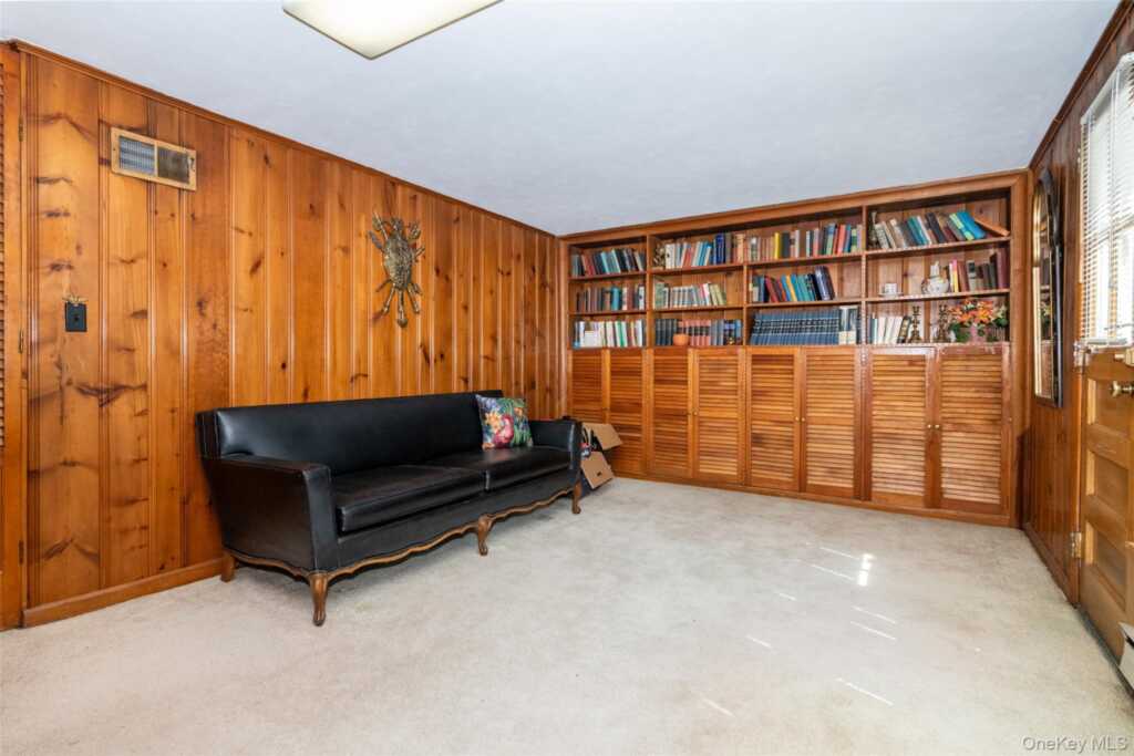 285 Stuart Drive, New Rochelle, NY 10804 - Photo 25 of 37