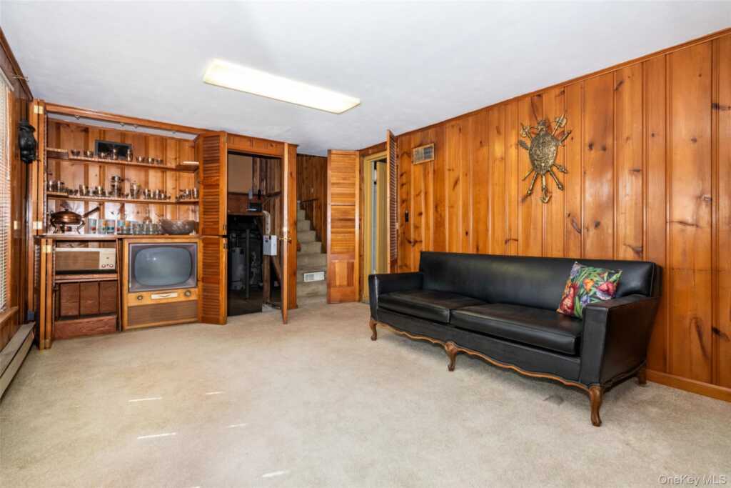 285 Stuart Drive, New Rochelle, NY 10804 - Photo 26 of 37